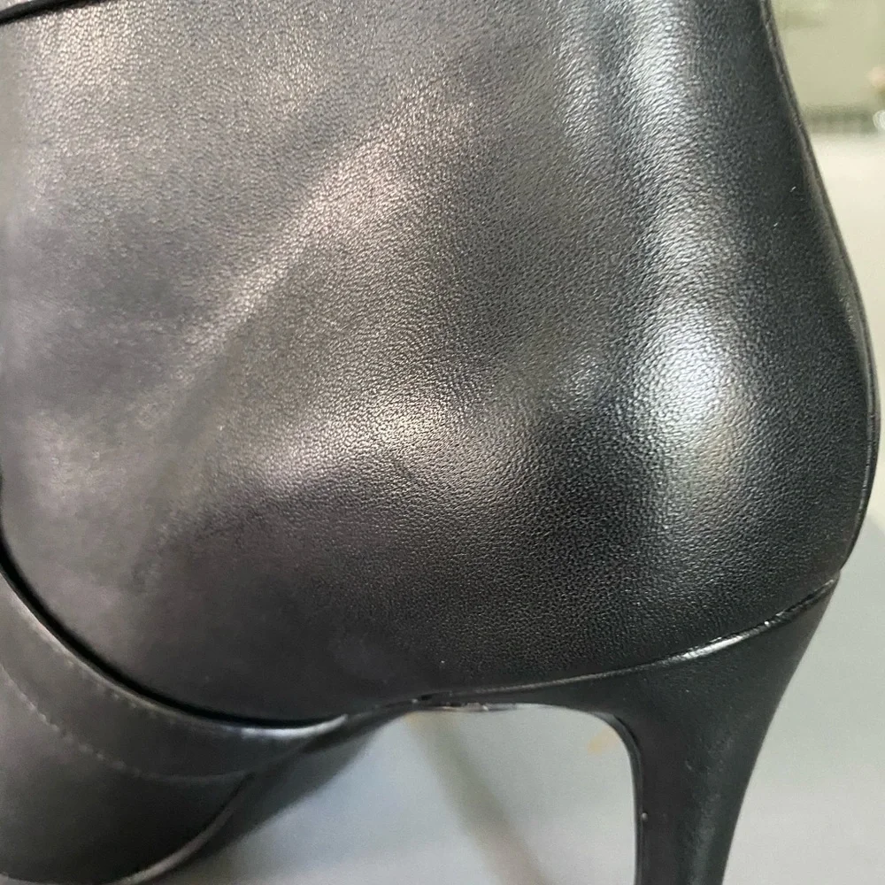 Lola Cruz Black Boots with Straps - Picture 5 of 6